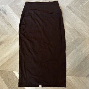 Lululemon Nulu Slim Fit Chocolate Brown High Rise Midi Skirt Midi Size L